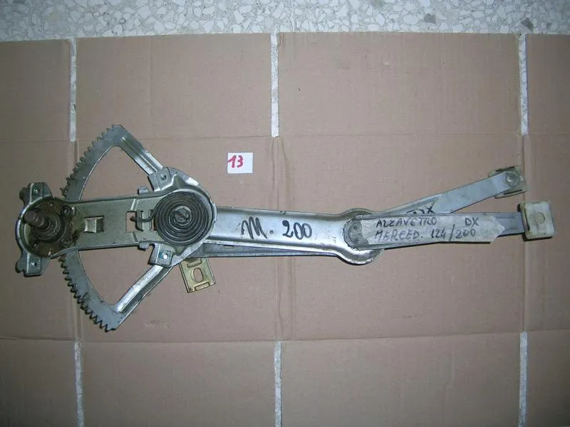 Alzavetro Manuale Anteriore Destro Mercedes 200 W124