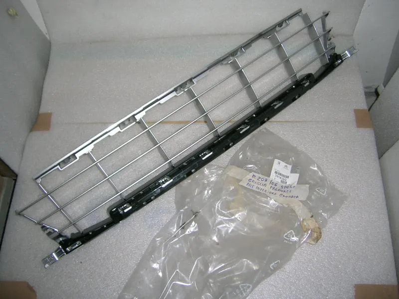 Griglia Paraurti Anteriore Inferiore Cromata Peugeot 207 Sport
