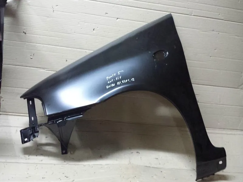Parafango anteriore SX Fiat Punto '93