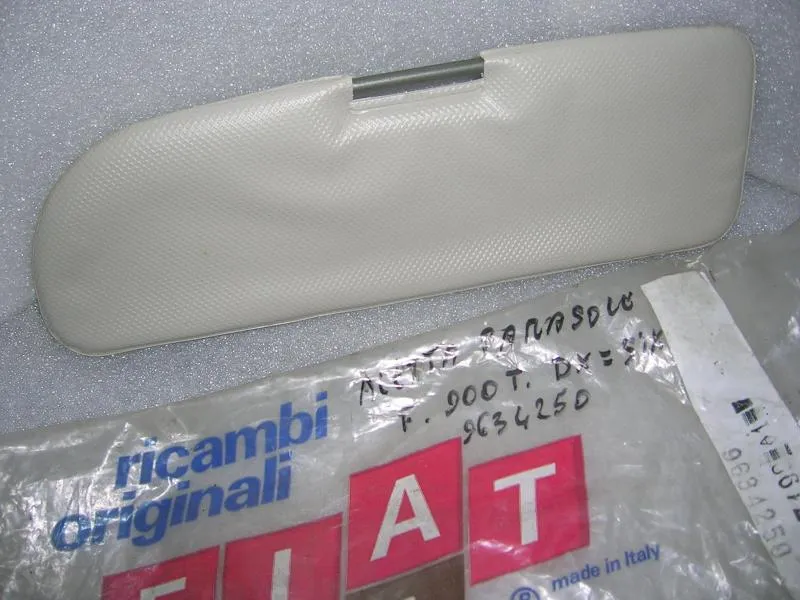 Aletta Parasole Destro = Sinistra Fiat 900T