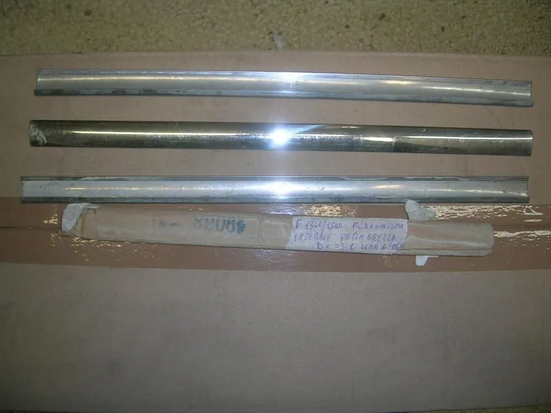 Modanatura Laterale Parabrezza Destra=Sinistra Fiat 1500-1300