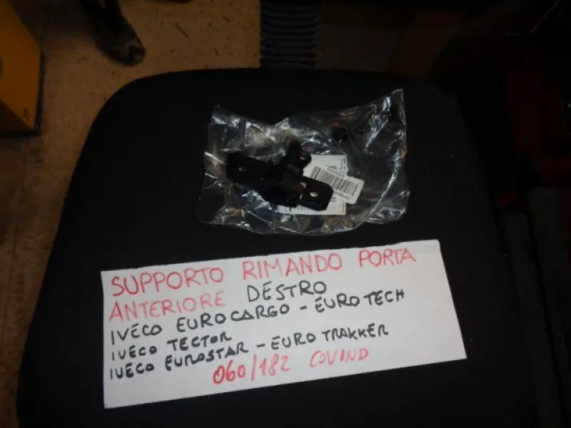 Supporto Rimando Porta Anteriore Destro Iveco EuroCargo, EuroTech, EuroTrakker, EuroStar