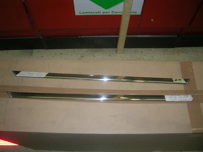 Modanatura  Porta Posteriore Destro=Sinistra Parte Superiore Fiat 1300-1500  (66 Cm)