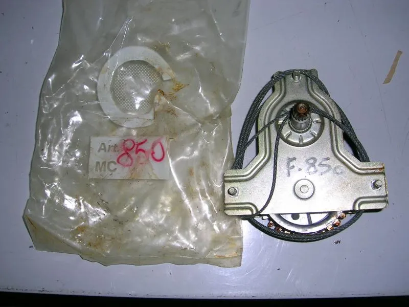 Alzavetro Manuale Destro = Sinistro Fiat 850