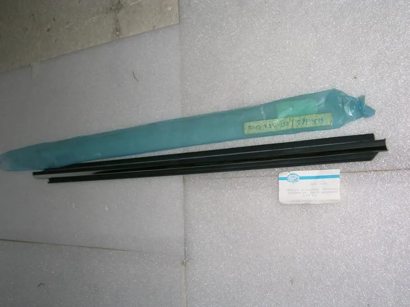 Raschievetro Porta Ant Dx Esterno Alfa Romeo 164