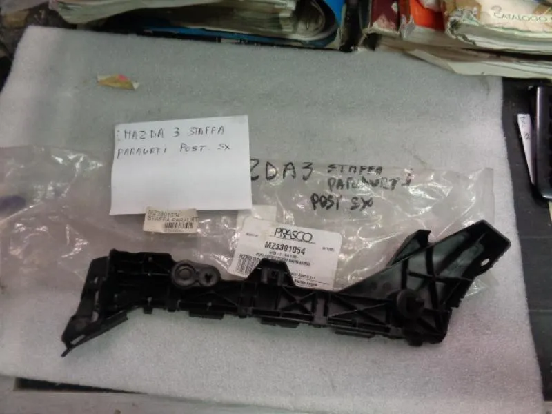Staffa Paraurti Posteriore Esterna Sinistra Mazda 3  2009-2010