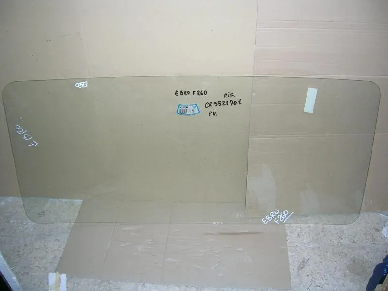 Parabrezza Chiaro Opel Ebro F260/ Bedford