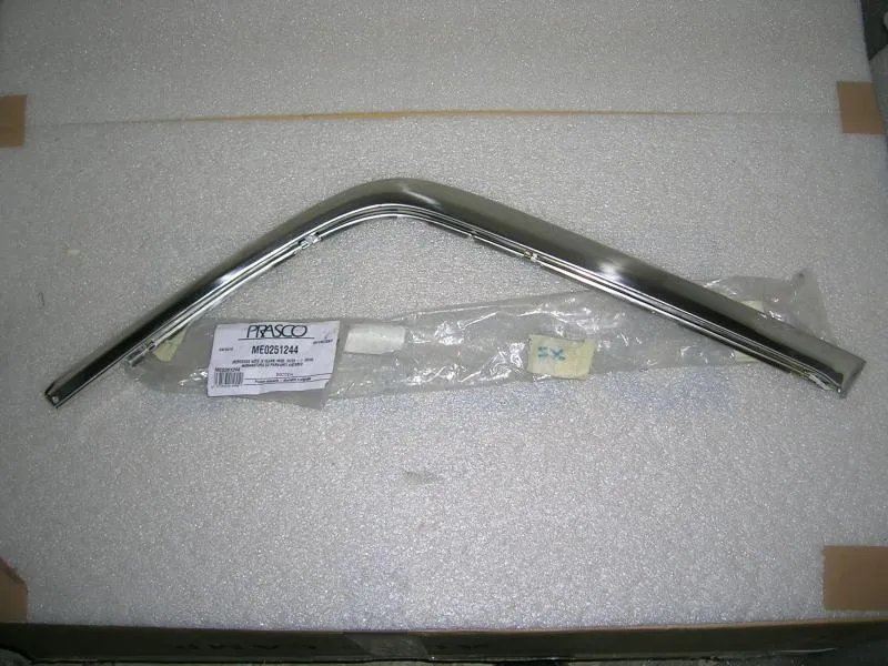 Modanatura Paraurti Anteriore Sinistra Cromata Mercedes Classe C W202 1993-1997