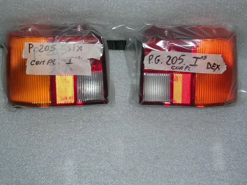 Fanalino Posteriore Destro E Sinistro Peugeot 205