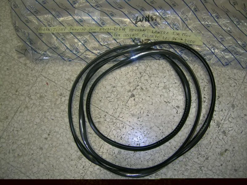 Guarnizione Lunotto Con Inserto Cromato Hyundai Lantra 96' Station Wagon