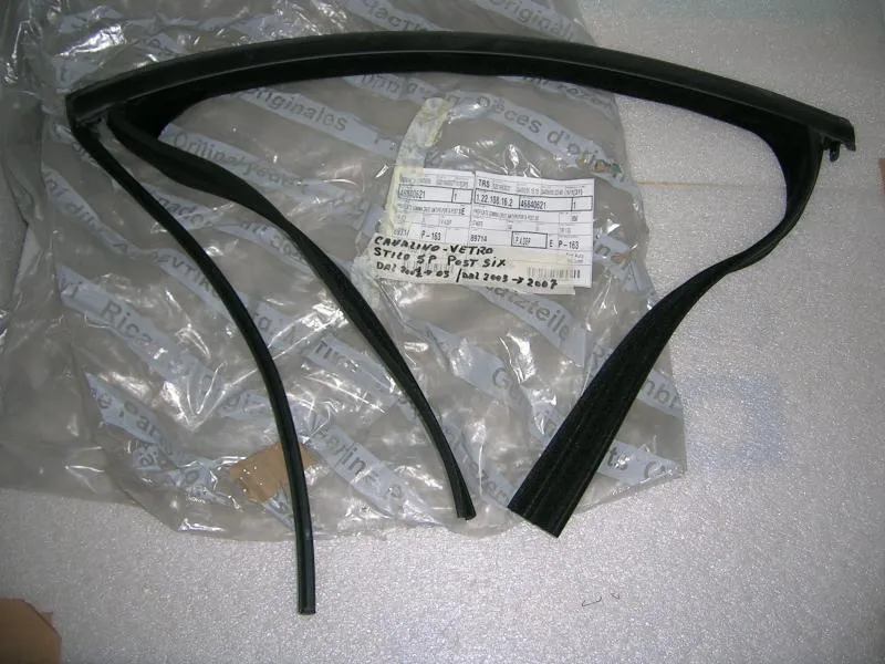Canalino Scendente Porta Post. Sinistro  Fiat Stilo 5 Porte
