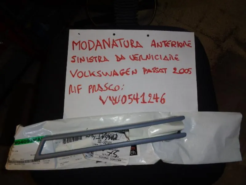 Modanatura Paraurti Anteriore Sinistra Da Verniciare Volkswagen Passat 2005