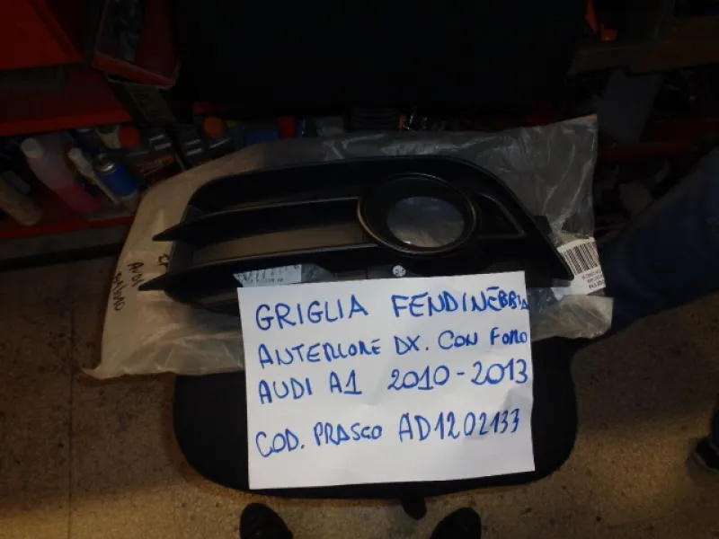 Griglia Fendinebbia Anteriore Destra Con Foro Audi A1 2010-2013