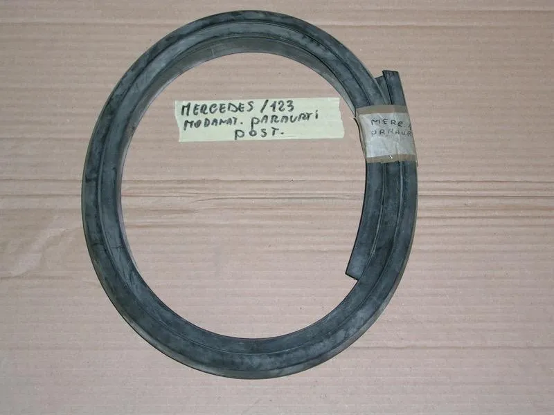 Modanatura Paraurti Post. Mercedes Serie 123