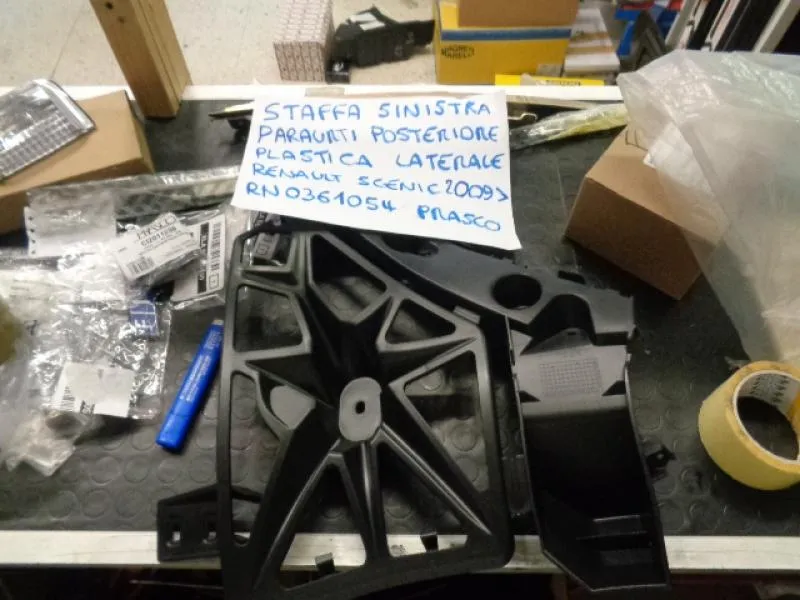 Staffa Sinistra Paraurti Posteriore Renault Scenic 2009>