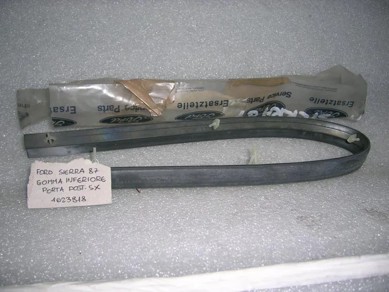 Guarnizione Inferiore Porta Posteriore Sinistra Ford SIerra 87'
