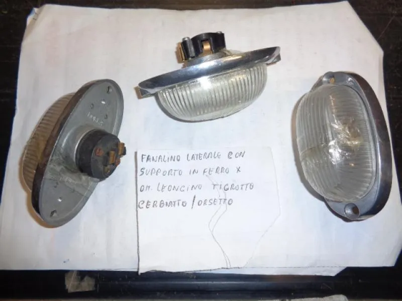 Fanalino Laterale Con Supporto In Ferro Per Iveco Daily Leoncino Tigrotto