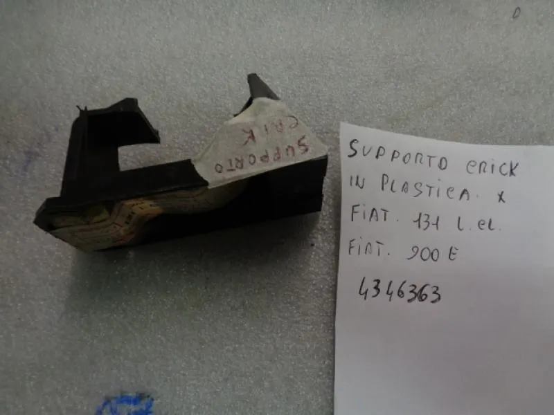 Supporto Crick In Plastica Fiat 131 L
