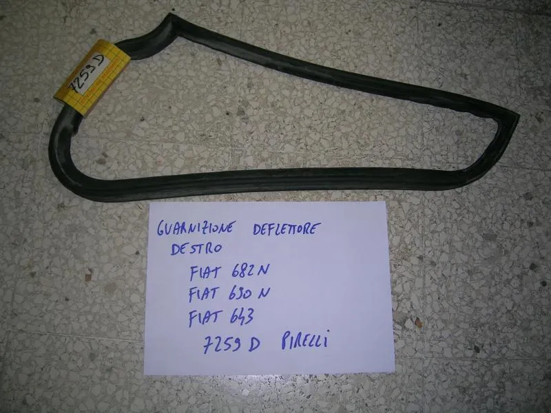 Guarnizione Deflettore Destro Fiat Iveco 682 N Fiat 690N Fiat 643