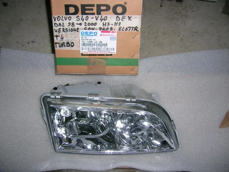 Proiettore Destro Volvo S40,V40 Turbo  1998-2000