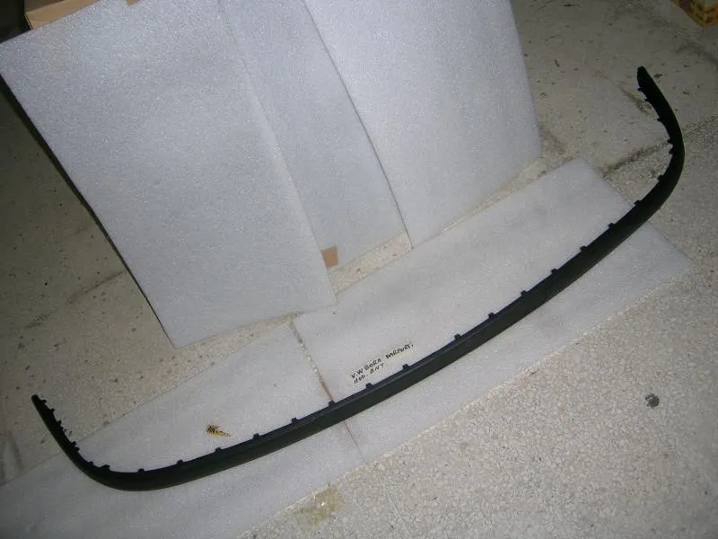 Modanatura Paraurti Anteriore Nera Volkswagen Bora 1998-2005