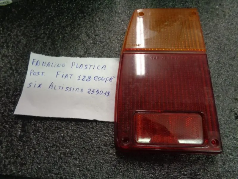 Plastica Fanalino Posteriore Sinistro Fiat 128 Coupè