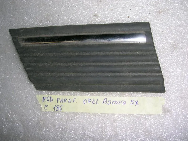 Modanatura Parafango Sinistro Opel Ascona