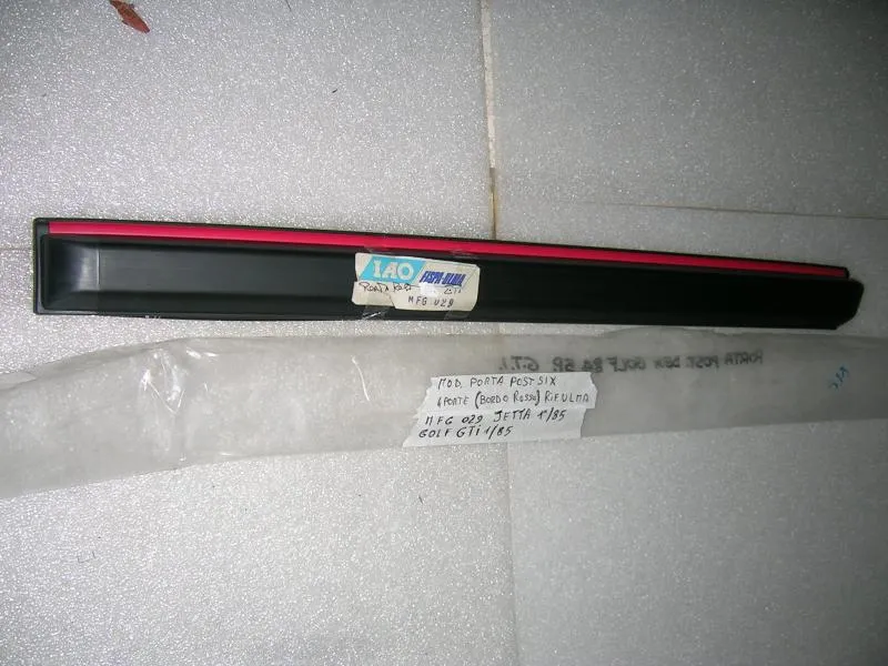 Modanatura Porta Posteriore Sinistra Con Profilo Rosso  Volkswagen Jetta '85  GTI  /Golf GTI '85