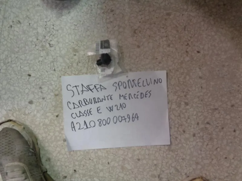 Staffa Sportellino Carburante Mercedes Classe E W210