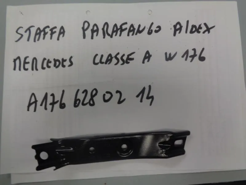 Staffa Parafango Anteriore Destra Mercedes Classe A W176