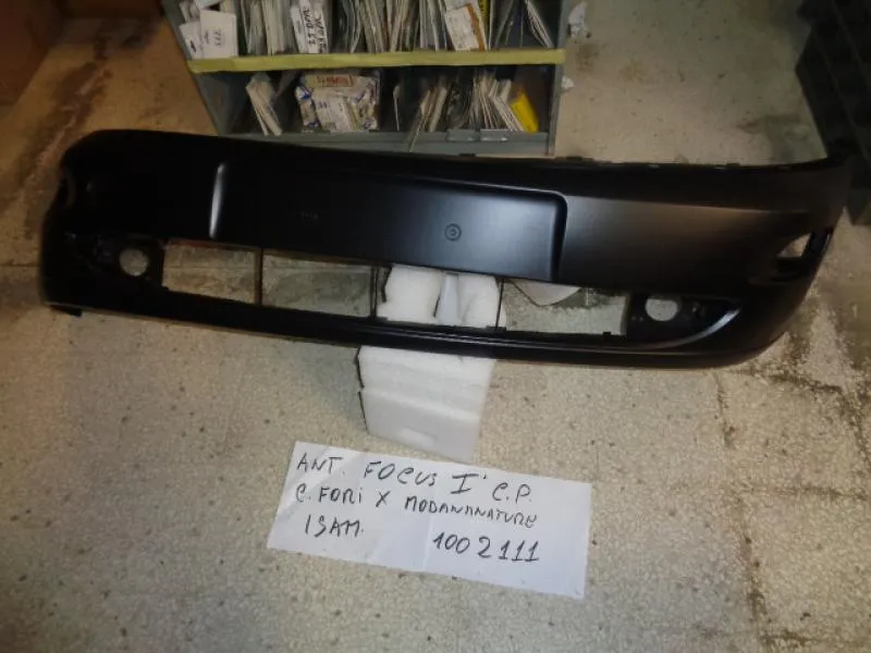 Paraurti Anteriore Da Verniciare Con Fori Per Modanatura Ford Focus 1998-2001
