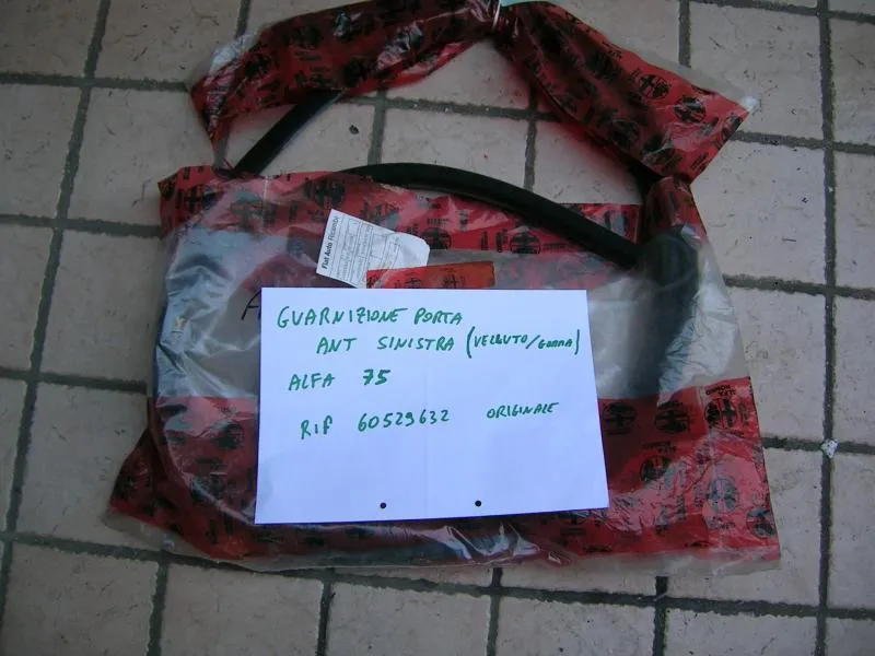 Guarnizione Anteriore Porta Sinistra (Velluto\Gomma) Alfa Romeo Alfa 75
