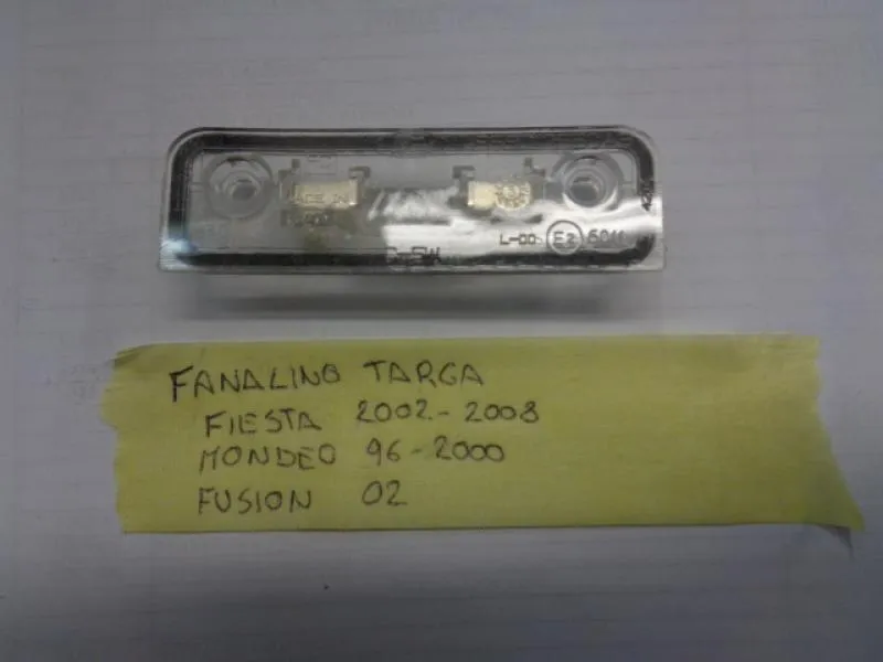 Fanalino Targa Fiesta 2002-2008 Ford Mondeo 1996 -2000 Ford Fusion 2002