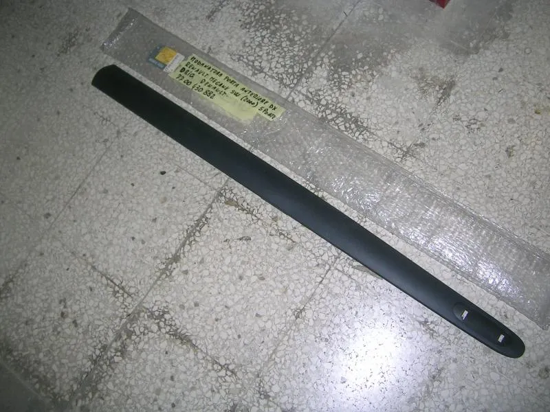 Modanatura  Nera Porta Anteriore Destra Renault Megane 1996-2002 5 Porte - Station Wagon