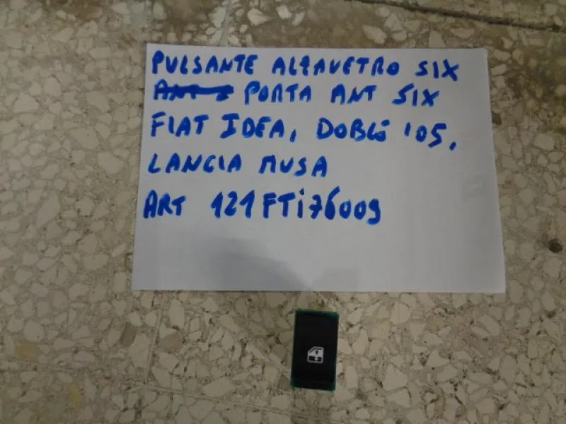 Pulsante Alzavetro Sinistro Porta Anteriore Sinistra Fiat Idea-Doblò 105 Lancia Musa