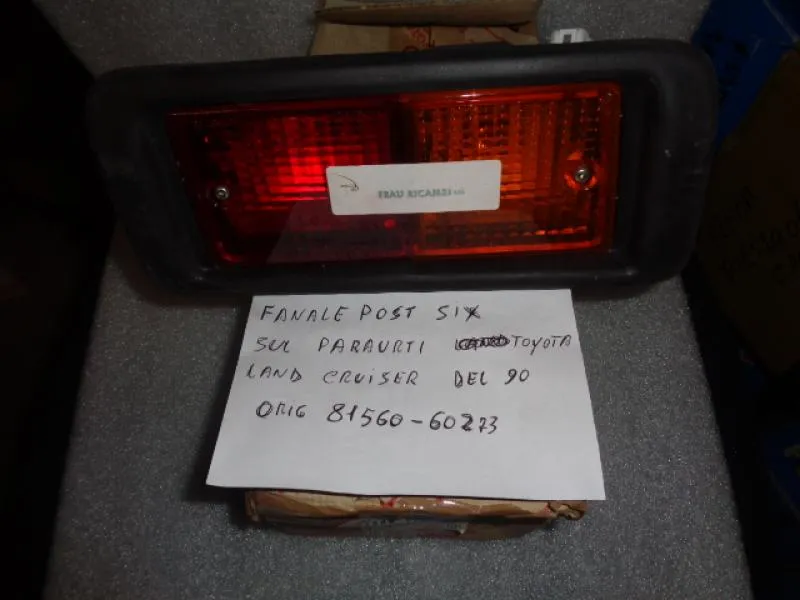 Fanale Posteriore Sinistro Su Paraurti Toyota Land Cruiser 1990