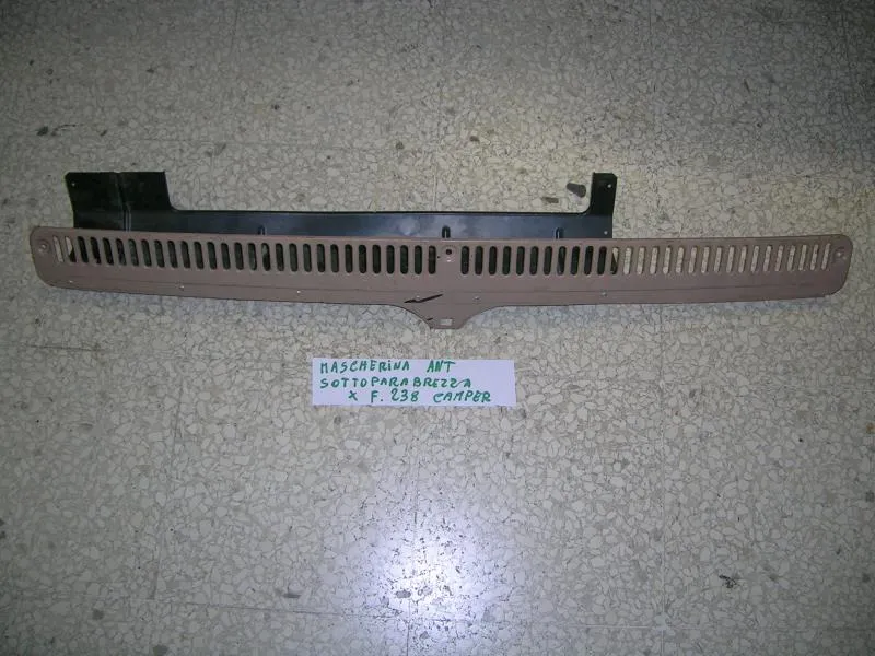 Griglia  Anteriore Sottoparabrezza Fiat 238 camper