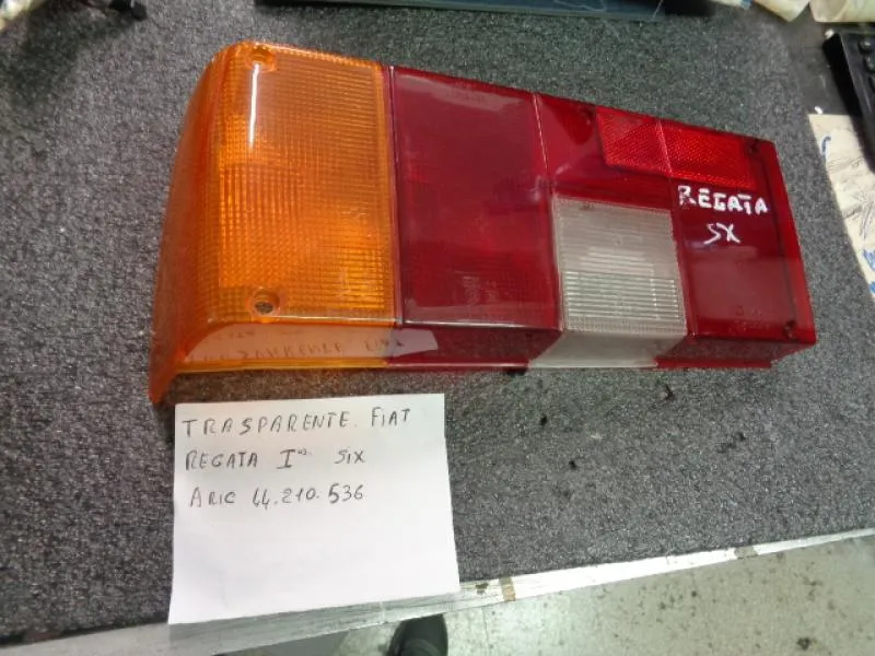 Plastica Fanalino Posteriore Sinistro Fiat Regata 1 Serie 1983-1986