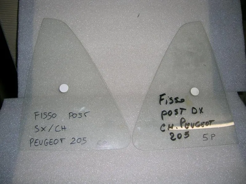 Vetro Fisso Post. Dx e Sx Chiaro Peugeot 205 5P