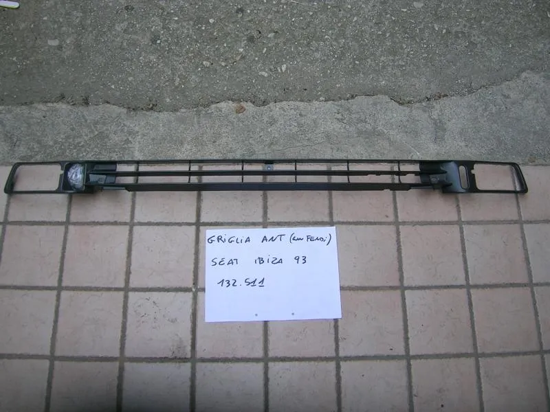 Griglia Anteriore Con Fendinebbia Seat Ibiza 93