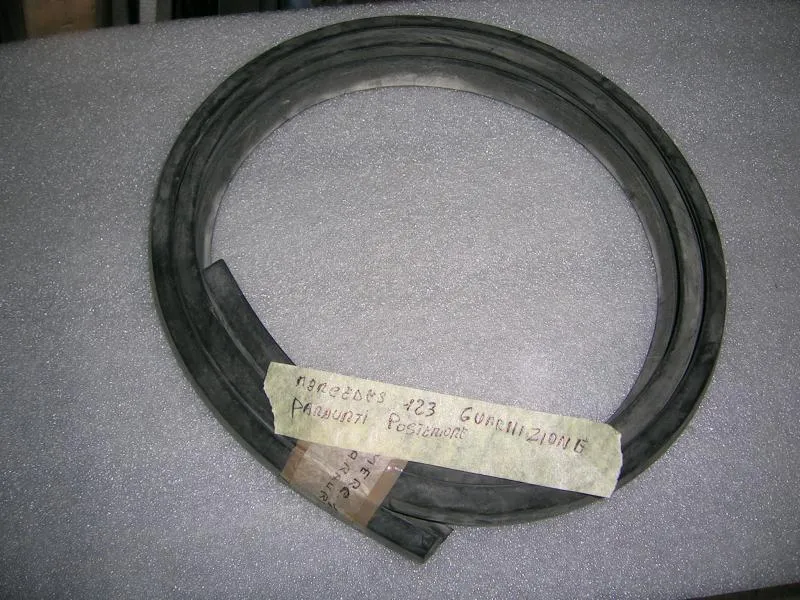 Guarnizione Paraurti Posteriore Mercedes 123