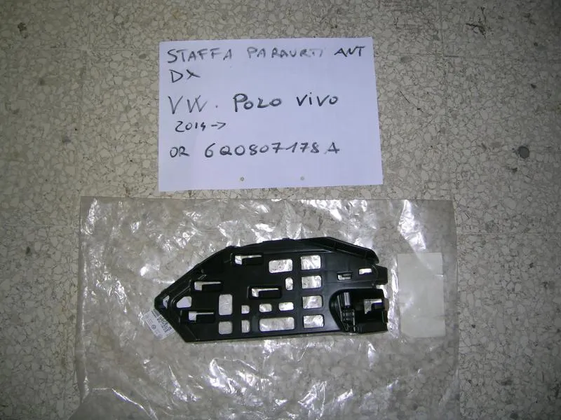 Guida Paraurti Anteriore Destra Volkswagen Polo 2014