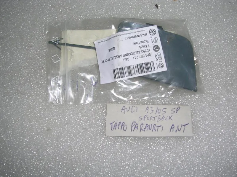 Tappo Paraurti Anteriore Audi A3'05  5 Porte