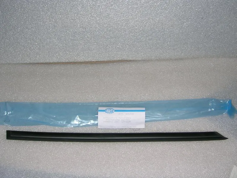 Modanatura Parafango Post.Dx Peugeot 205 3P
