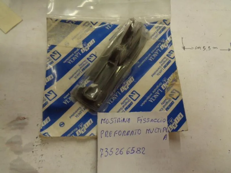 Mostrina Fissaggio Preforato Fiat Multipla