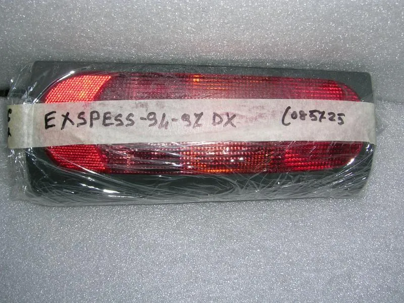 Fanalino Posteriore Destro Renault Express 1994-1997 2 Porte Posteriori