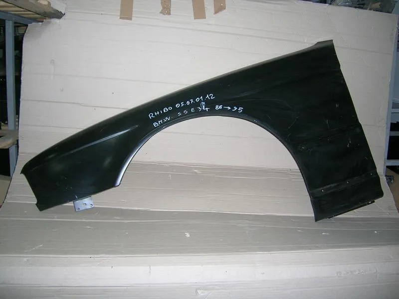 Parafango anteriore SX BMW E34