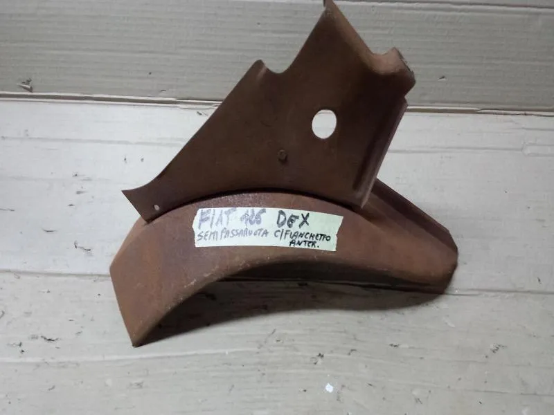 Semipassaruota Anteriore Destro Con Fianchetto Fiat 126