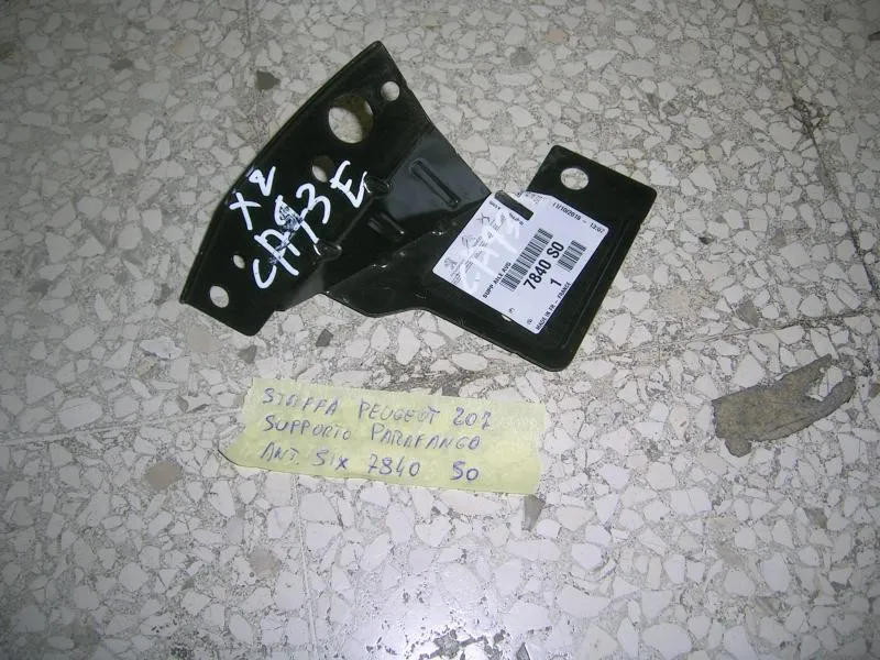 Staffa Parafango Anteriore Sinistro Peugeot 207