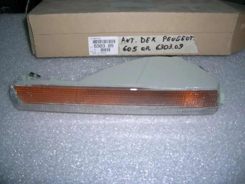 Fanalino Ant. Dx Peugeot 605
